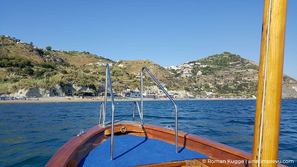 Traversée en bateau de Sant Angelo vers la plage de Maronti sur Ischia