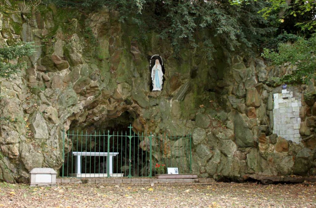 Réplique Grotte de Lourdes