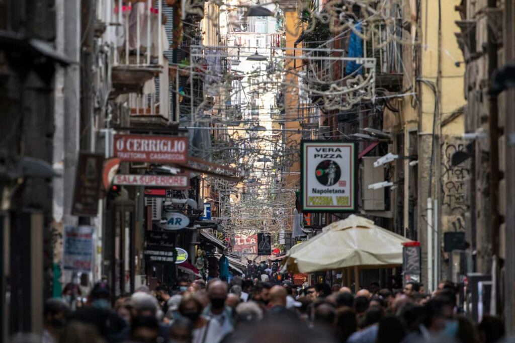 Rue Spaccanapoli à Naples